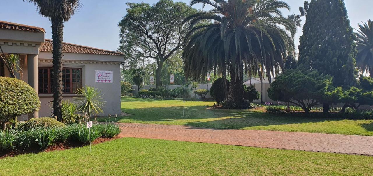 Life Tours & Accommodation Boksburg Exterior photo