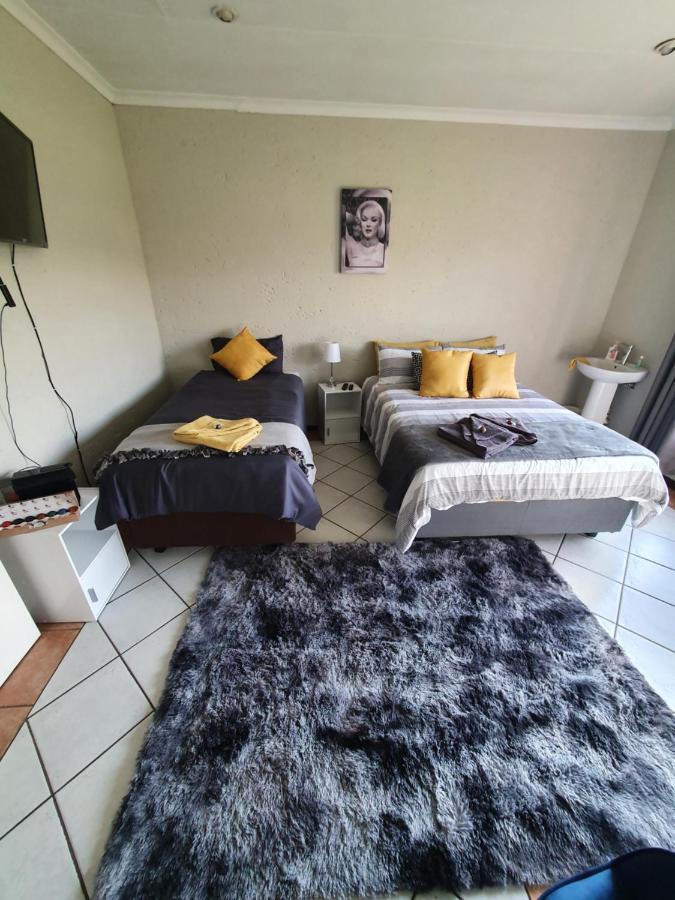 Life Tours & Accommodation Boksburg Exterior photo